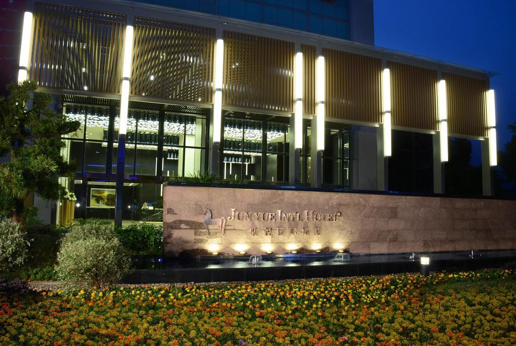 Dongguan Junyue Hotel Zimmer foto